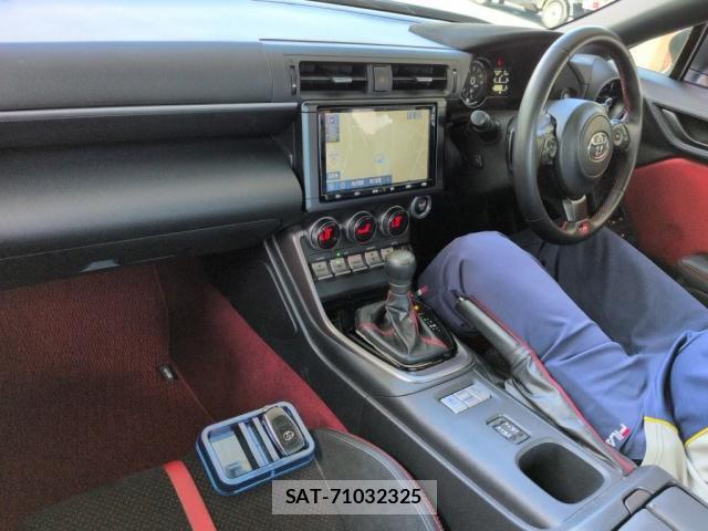 Toyota GR86 2022-04 8547066-2