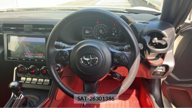 Toyota GR86 2022-06 8550396-16