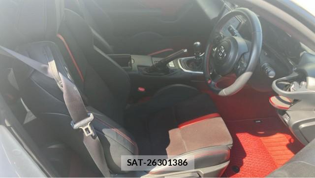 Toyota GR86 2022-06 8550396-5