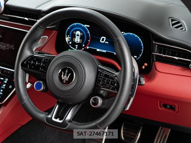 Maserati Grecale 2024-07 8550038-10