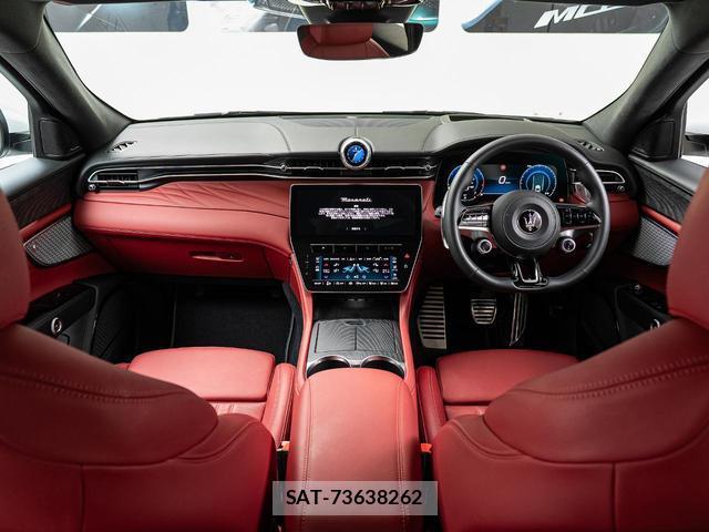 Maserati Grecale 2023-06 8550039-3
