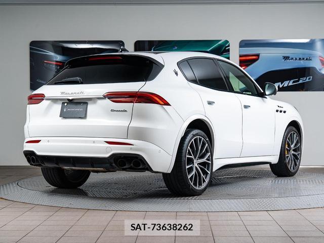 Maserati Grecale 2023-06 8550039-4