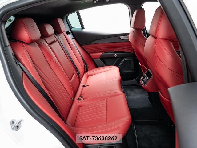 Maserati Grecale 2023-06 8550039-9