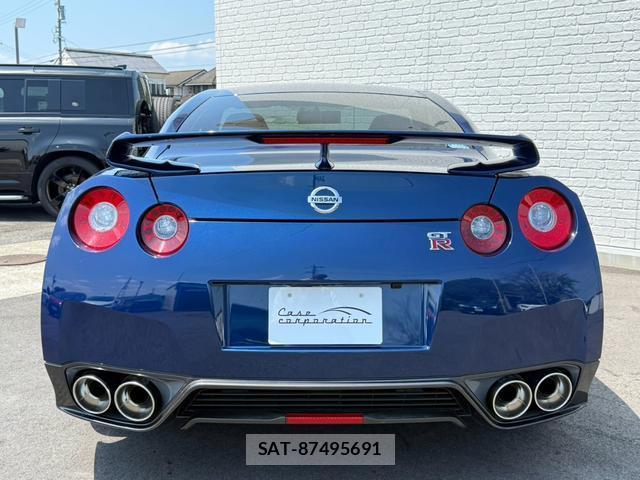 Nissan GT-R 2012-09 8545833-9