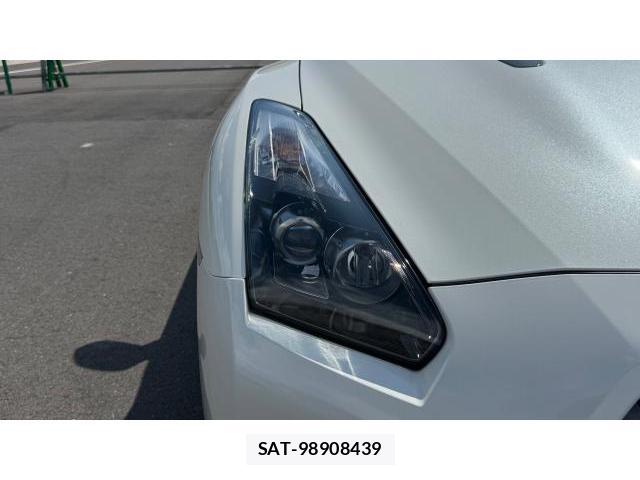 Nissan GT-R 2009 8548885-17