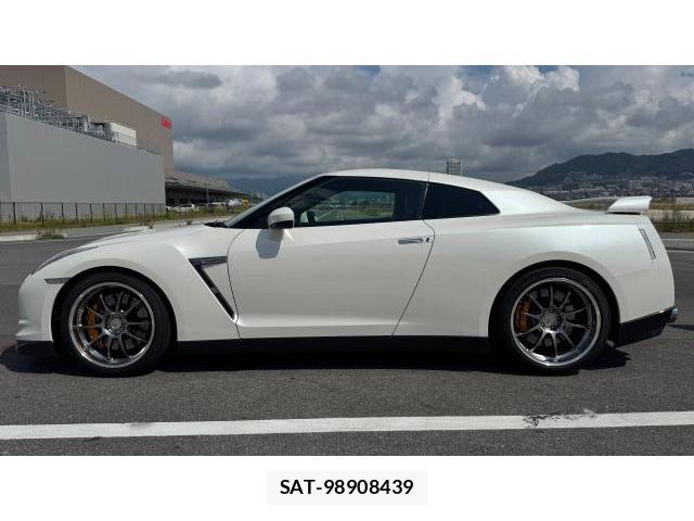Nissan GT-R 2009 8548885-4