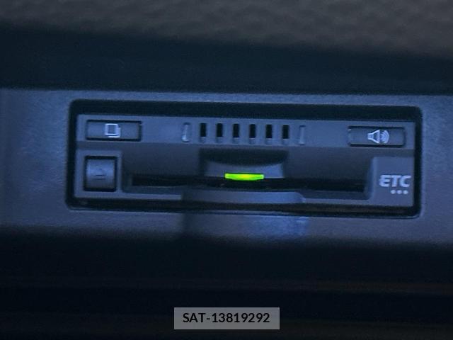 Toyota HARRIER 2017-10 8547198-4