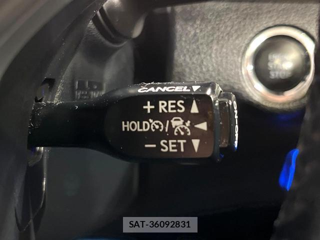 Toyota HARRIER 2018-05 8551908-6