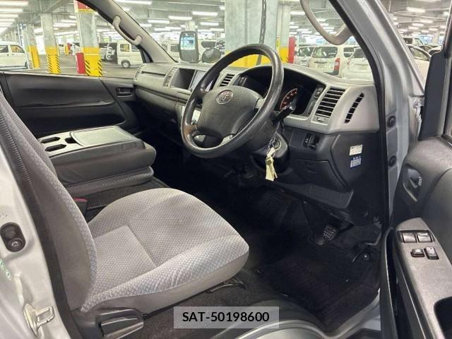 Toyota HIACE COMMUTER 2012-02 8546247-3