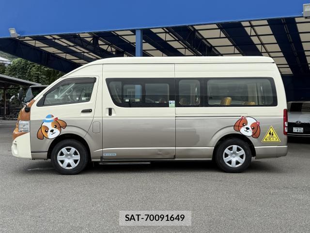 Toyota HIACE COMMUTER 2015-06 8547956-10