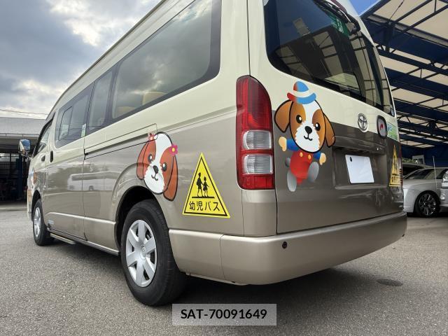 Toyota HIACE COMMUTER 2015-06 8547956-13