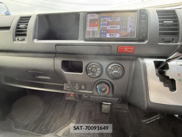 Toyota HIACE COMMUTER 2015-06 8547956-15