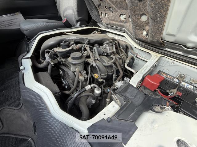 Toyota HIACE COMMUTER 2015-06 8547956-7