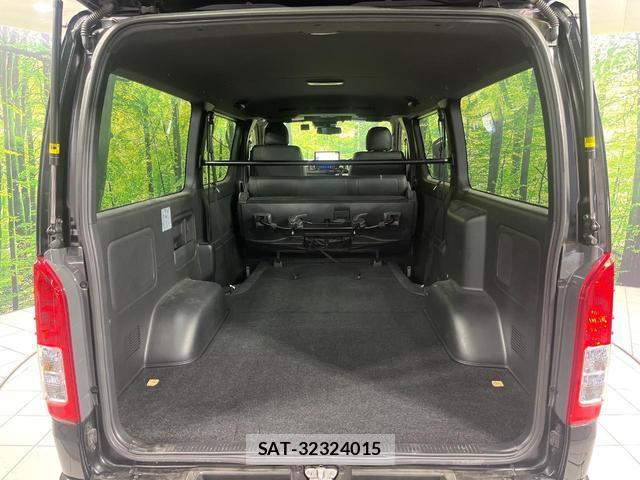 Toyota HIACE VAN 2022-03 8545680-10