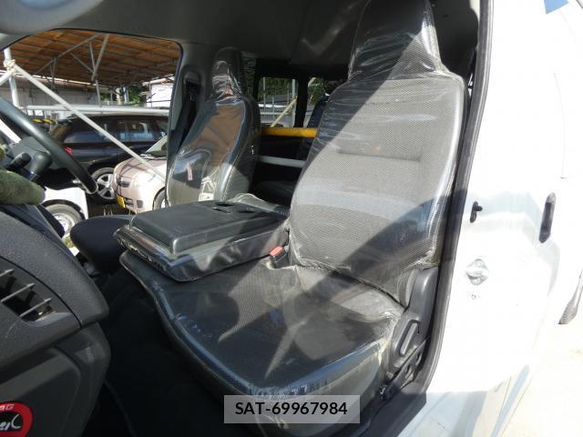 Toyota HIACE VAN 2015 8545991-18