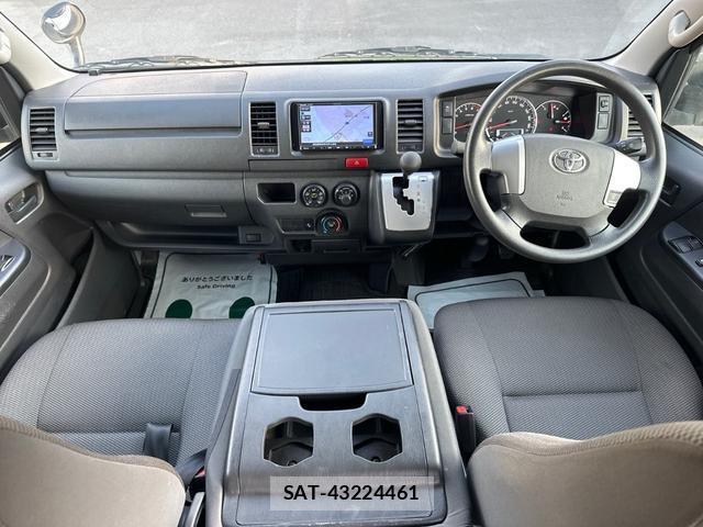 Toyota HIACE VAN 2019-08 8546182-1
