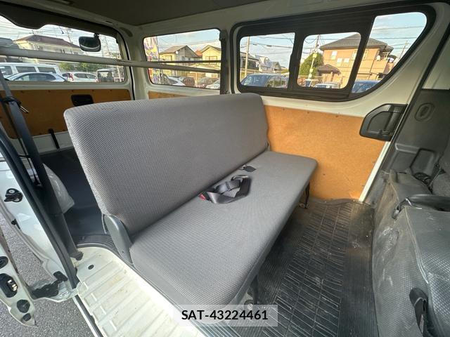 Toyota HIACE VAN 2019-08 8546182-13
