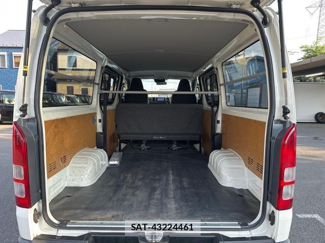 Toyota HIACE VAN 2019-08 8546182-15