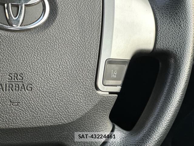 Toyota HIACE VAN 2019-08 8546182-16
