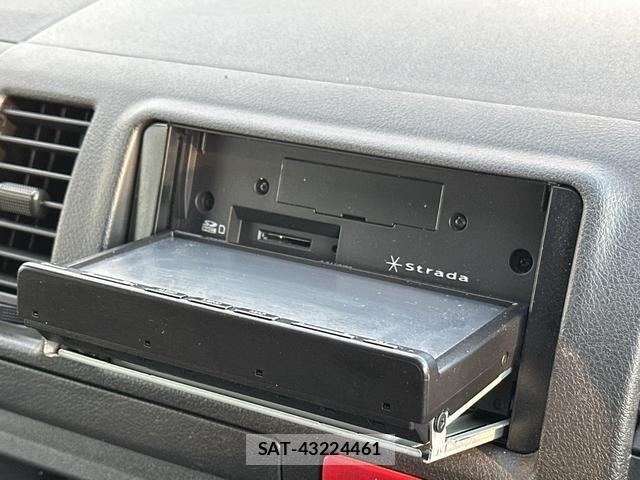 Toyota HIACE VAN 2019-08 8546182-5