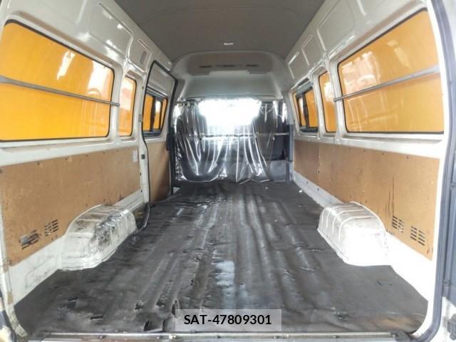 Toyota HIACE VAN 2016-04 8546242-2