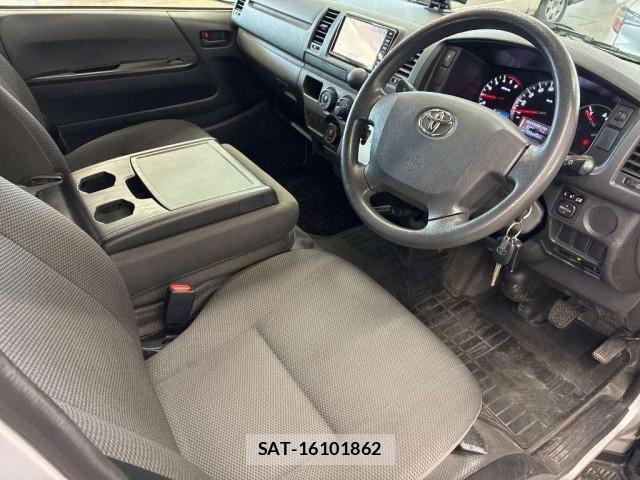 Toyota HIACE VAN 2020-06 8546258-3