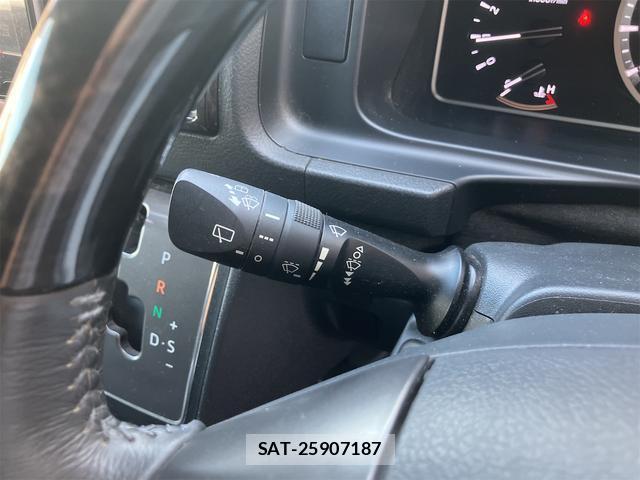 Toyota HIACE VAN 2023-04 8547405-19