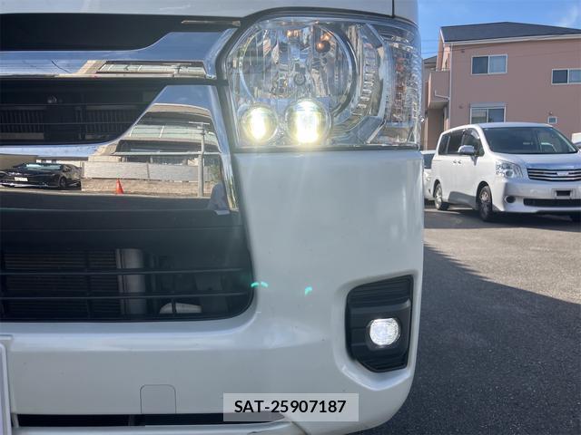 Toyota HIACE VAN 2023-04 8547405-4