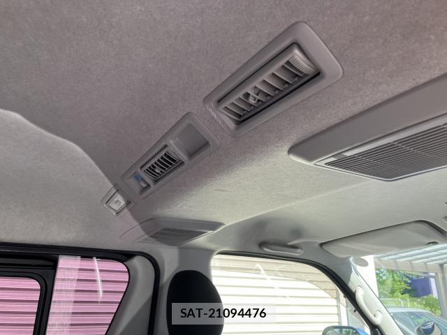 Toyota HIACE VAN 2017-02 8547994-11