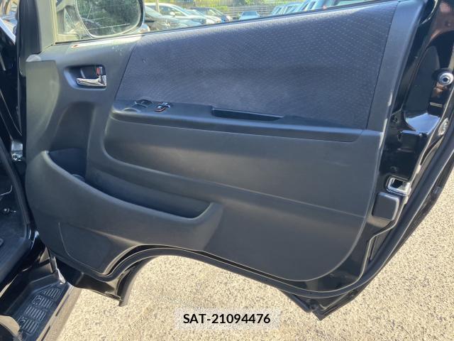 Toyota HIACE VAN 2017-02 8547994-13