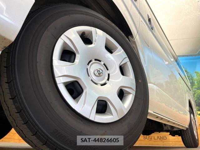 Toyota HIACE VAN 2025-11 8548466-12