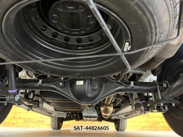 Toyota HIACE VAN 2025-11 8548466-18