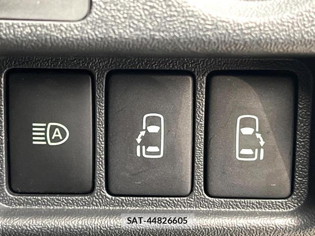 Toyota HIACE VAN 2025-11 8548466-4