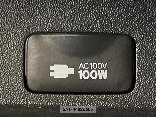 Toyota HIACE VAN 2025-11 8548466-5