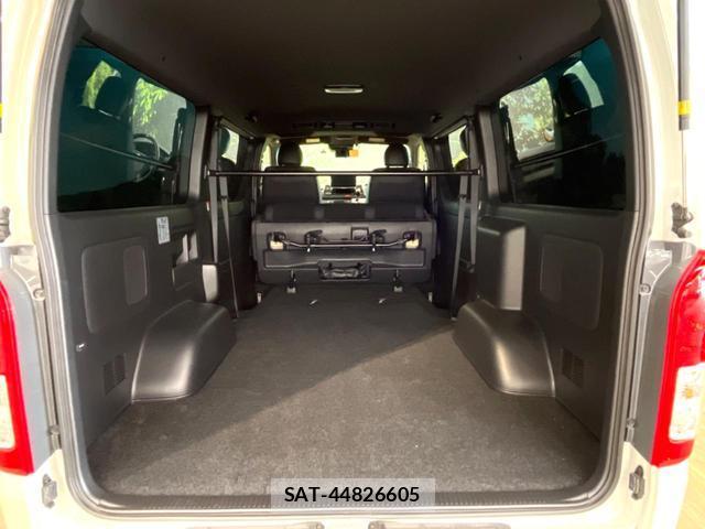 Toyota HIACE VAN 2025-11 8548466-9