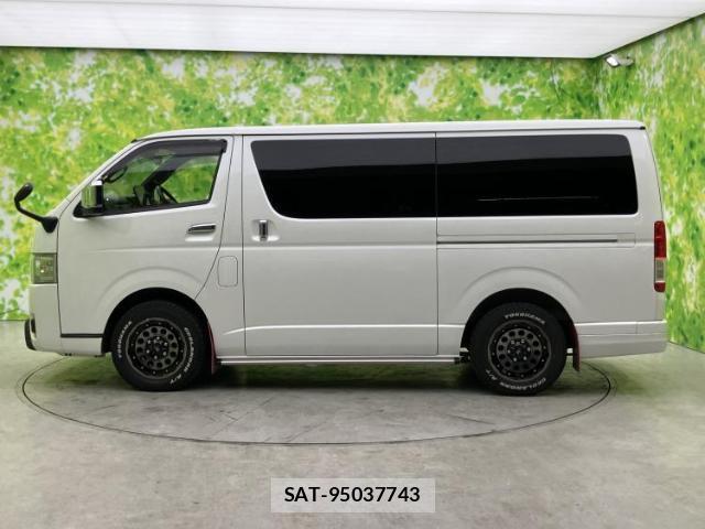 Toyota HIACE VAN 2022-08 8548977-1