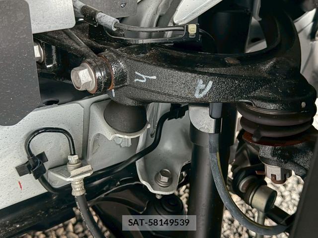 Toyota HIACE VAN 2026-04 8549885-11