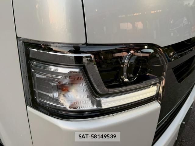 Toyota HIACE VAN 2026-04 8549885-13