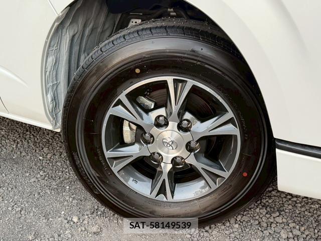 Toyota HIACE VAN 2026-04 8549885-3