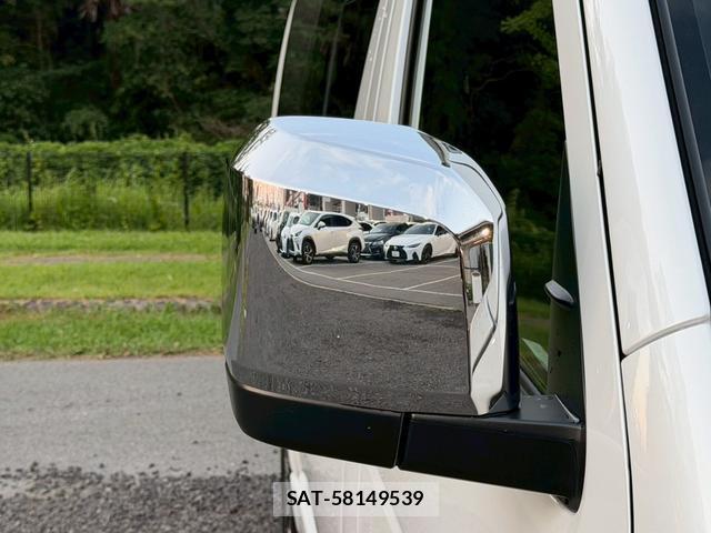 Toyota HIACE VAN 2026-04 8549885-6