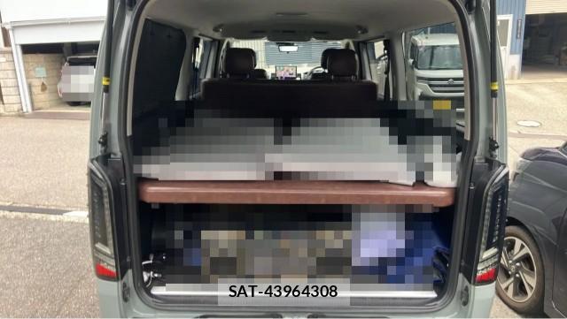 Toyota HIACE VAN 2024-05 8550353-17