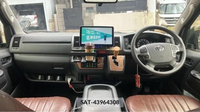 Toyota HIACE VAN 2024-05 8550353-2