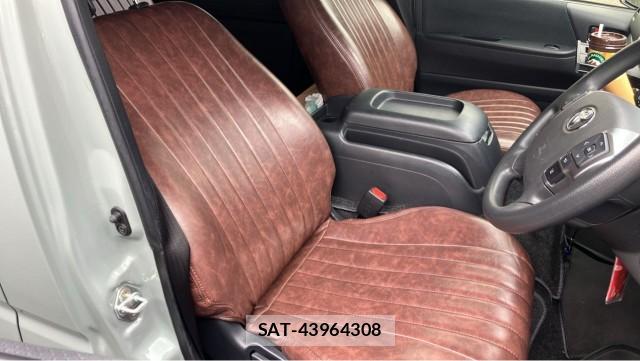 Toyota HIACE VAN 2024-05 8550353-5