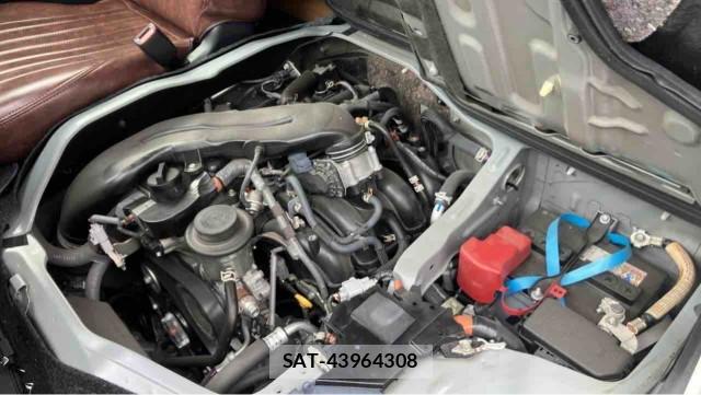 Toyota HIACE VAN 2024-05 8550353-7