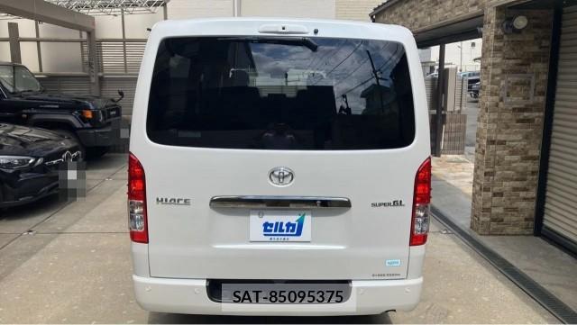 Toyota HIACE VAN 2026-06 8550382-1