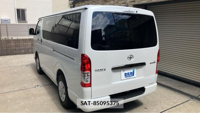 Toyota HIACE VAN 2026-06 8550382-13