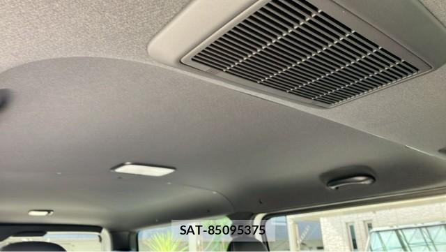 Toyota HIACE VAN 2026-06 8550382-15
