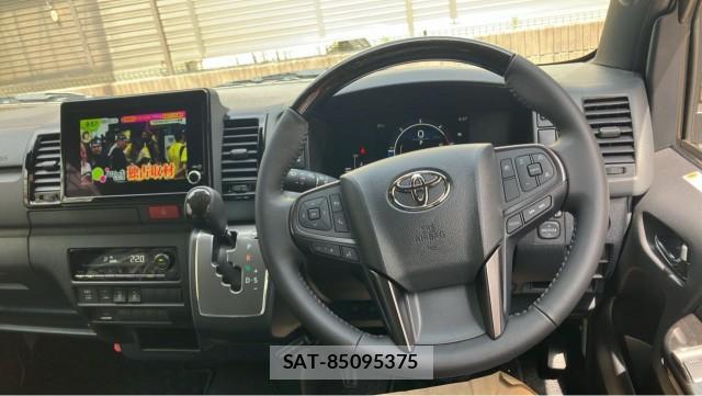Toyota HIACE VAN 2026-06 8550382-16