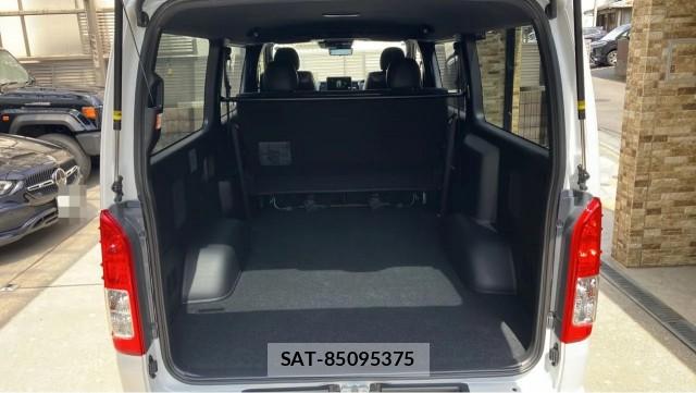 Toyota HIACE VAN 2026-06 8550382-17