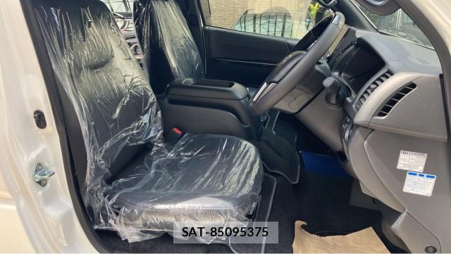 Toyota HIACE VAN 2026-06 8550382-5